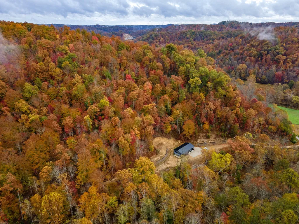 800 Left Johnson Fork Salyersville KY 41465