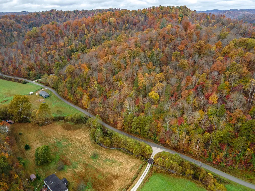800 Left Johnson Fork Salyersville KY 41465