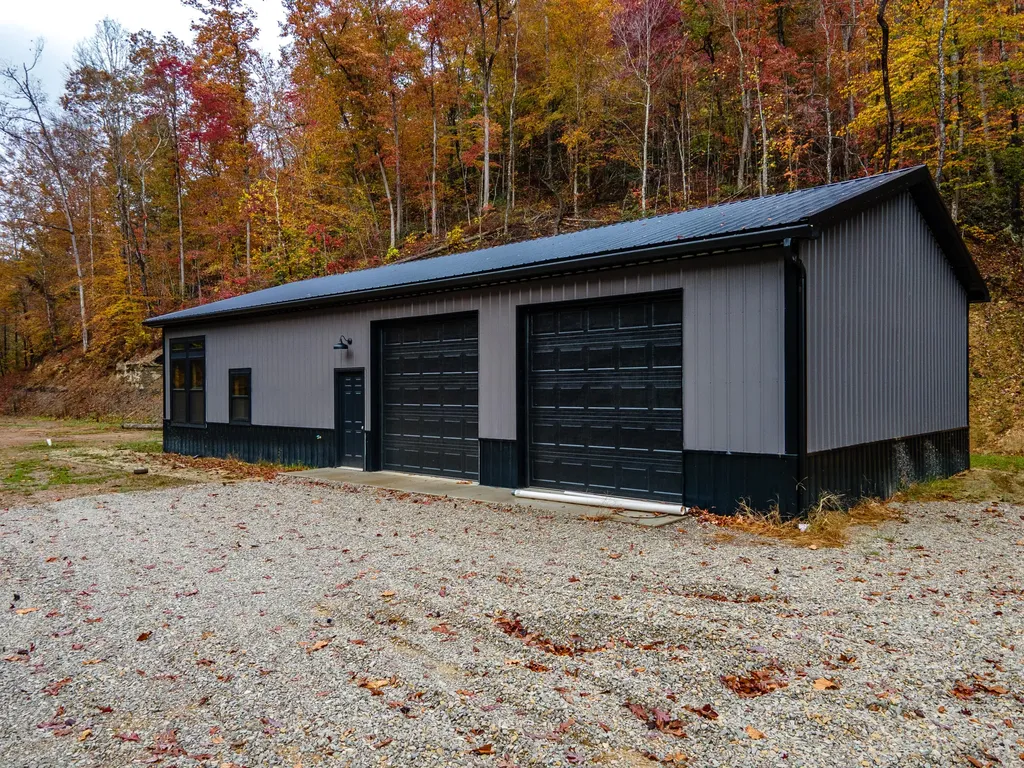 800 Left Johnson Fork Salyersville KY 41465
