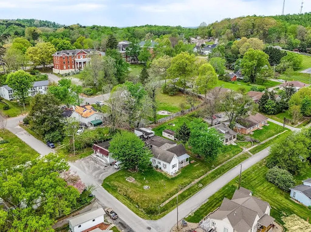 519 W 2nd Street London KY 40741