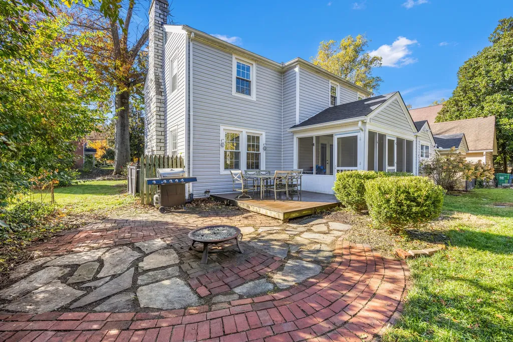 829 W Lexington Avenue Danville KY 40422