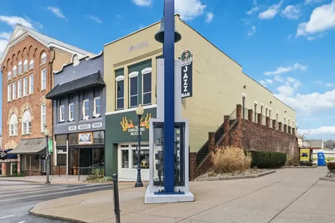 38 Public Square East Mount Vernon Street Somerset KY 42501