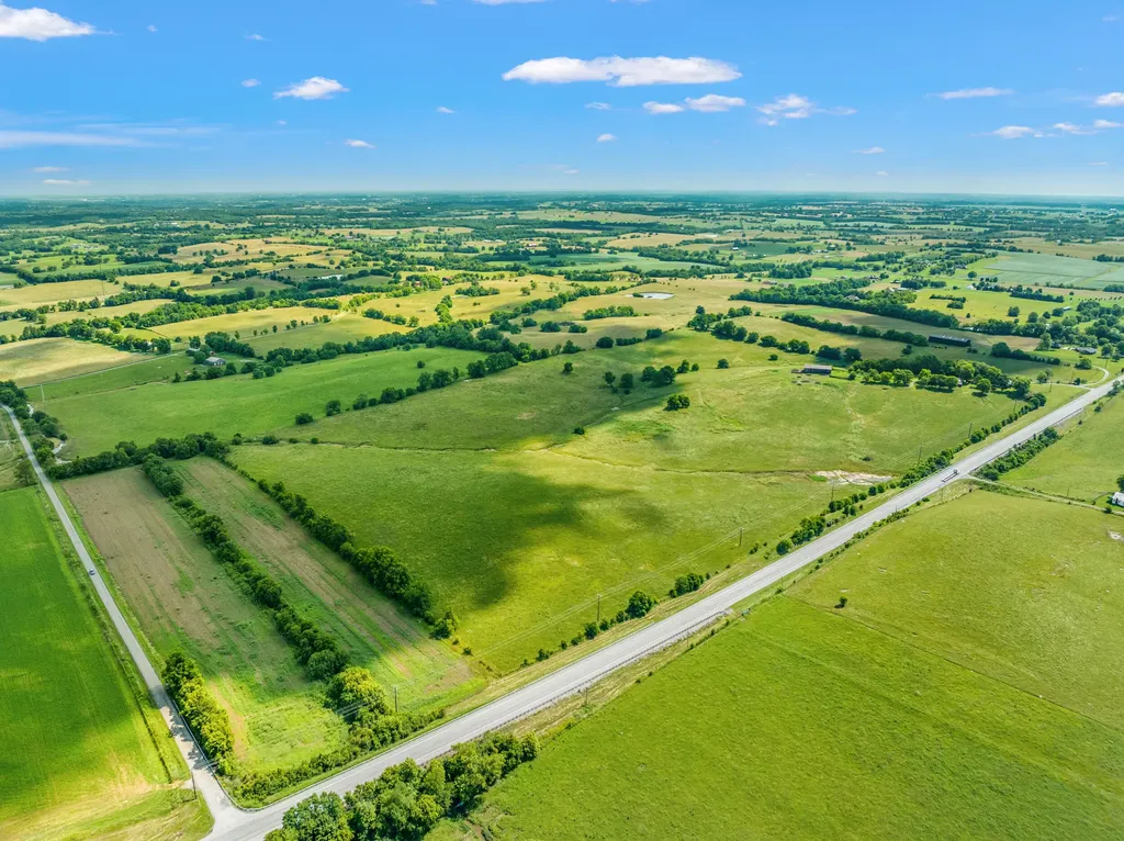 7053 Perryville Road Danville KY 40422