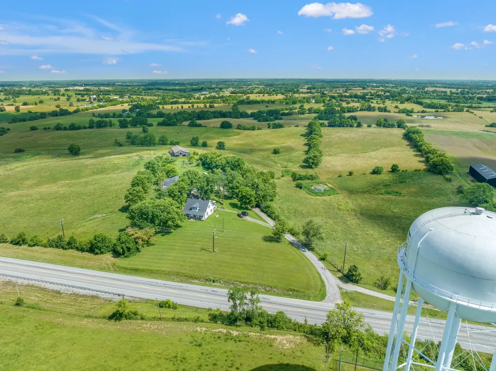 7053 Perryville Road Danville KY 40422
