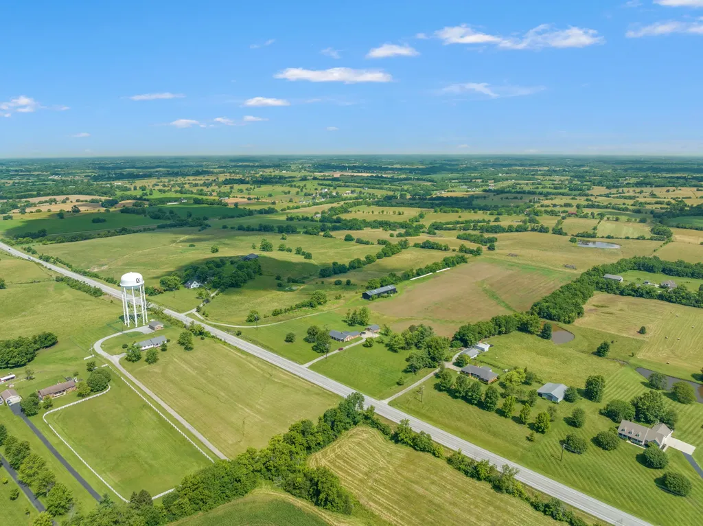 7053 Perryville Road Danville KY 40422