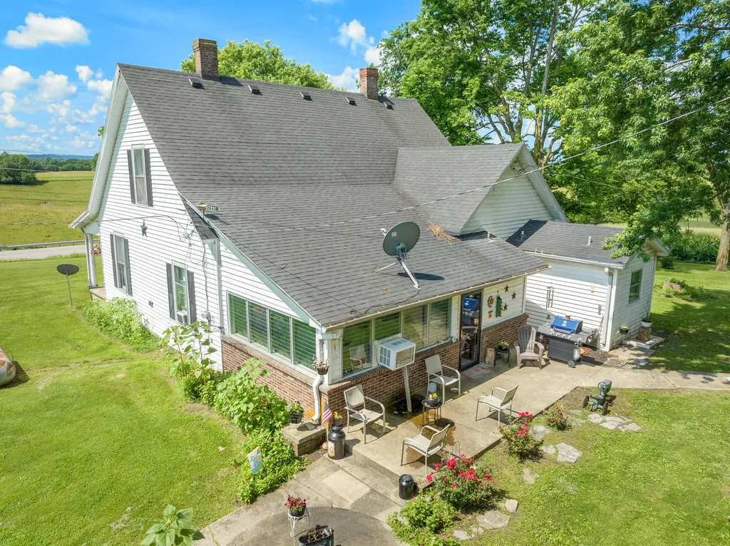 7053 Perryville Road Danville KY 40422