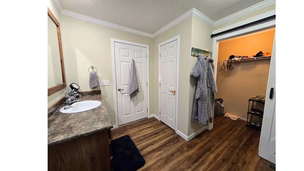 833 George Hardwick Road Bronston KY 42518