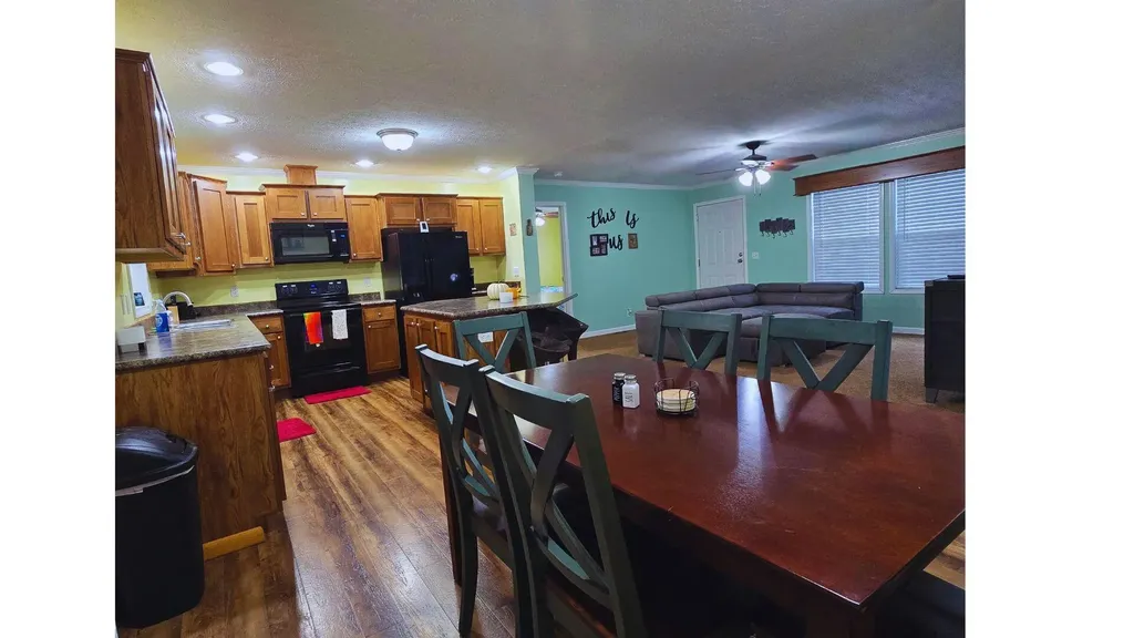 833 George Hardwick Road Bronston KY 42518
