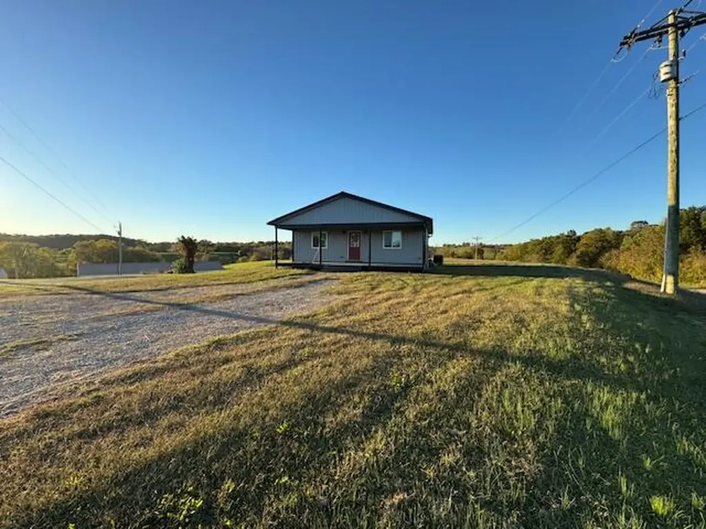85 Blue Licks Spur Mount Olivet KY 41064