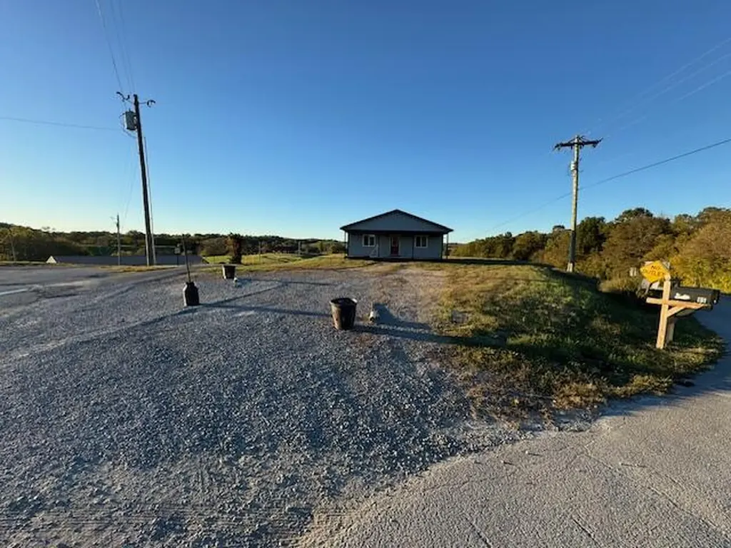 85 Blue Licks Spur Mount Olivet KY 41064