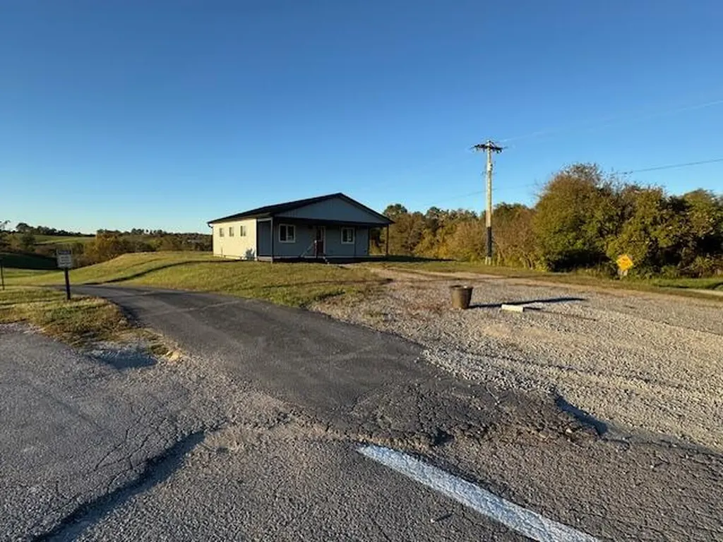 85 Blue Licks Spur Mount Olivet KY 41064