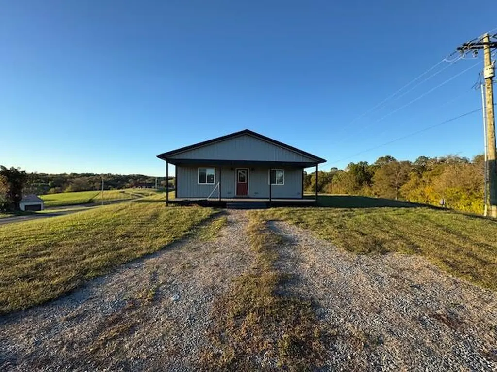 85 Blue Licks Spur Mount Olivet KY 41064