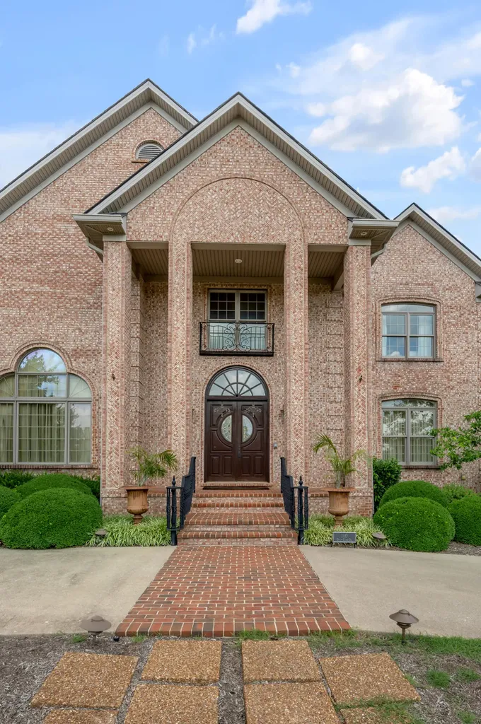 110 Golf Club Drive Nicholasville KY 40356