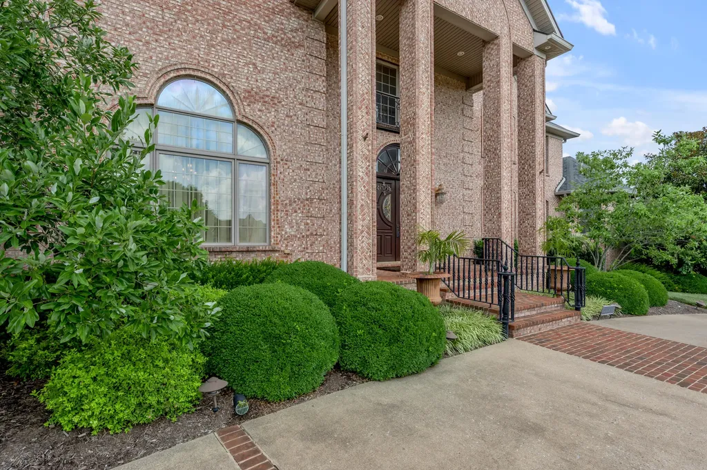 110 Golf Club Drive Nicholasville KY 40356