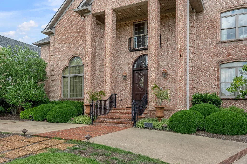 110 Golf Club Drive Nicholasville KY 40356
