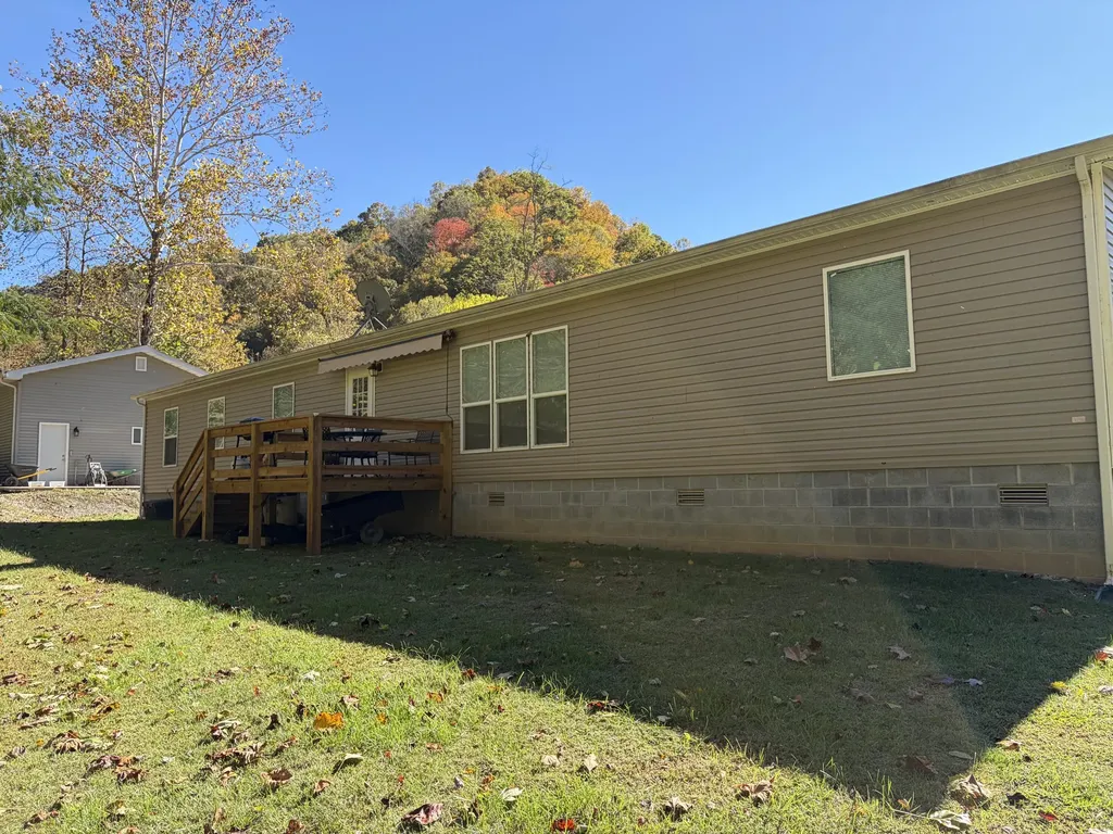 25 Banner Fork Road Wallins KY 40873