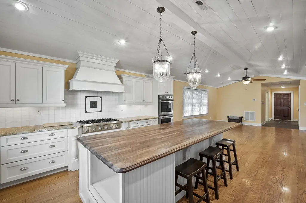 315 Heritage Road Versailles KY 40383