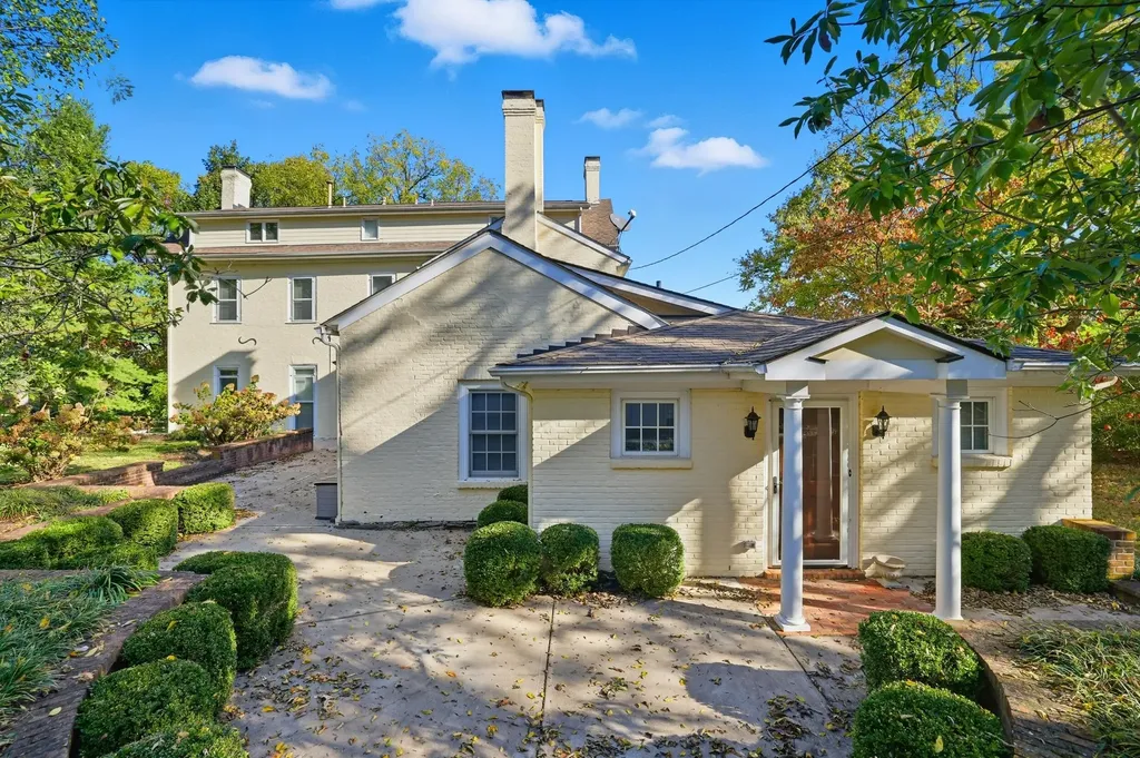 315 Heritage Road Versailles KY 40383