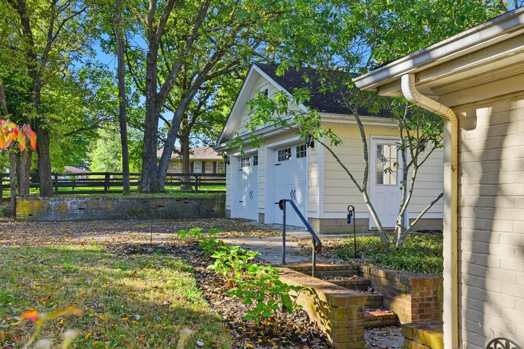 315 Heritage Road Versailles KY 40383