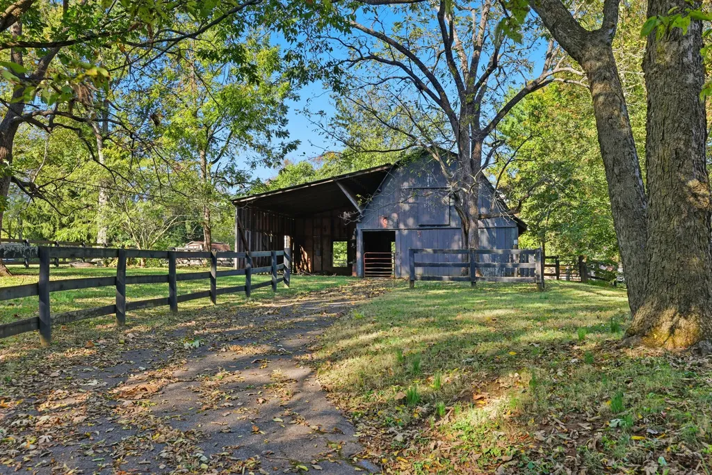 315 Heritage Road Versailles KY 40383