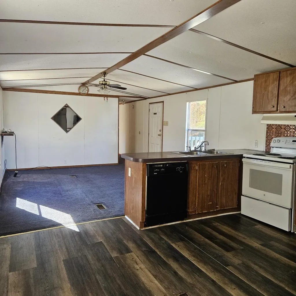270 Hensley Road East Bernstadt KY 40729