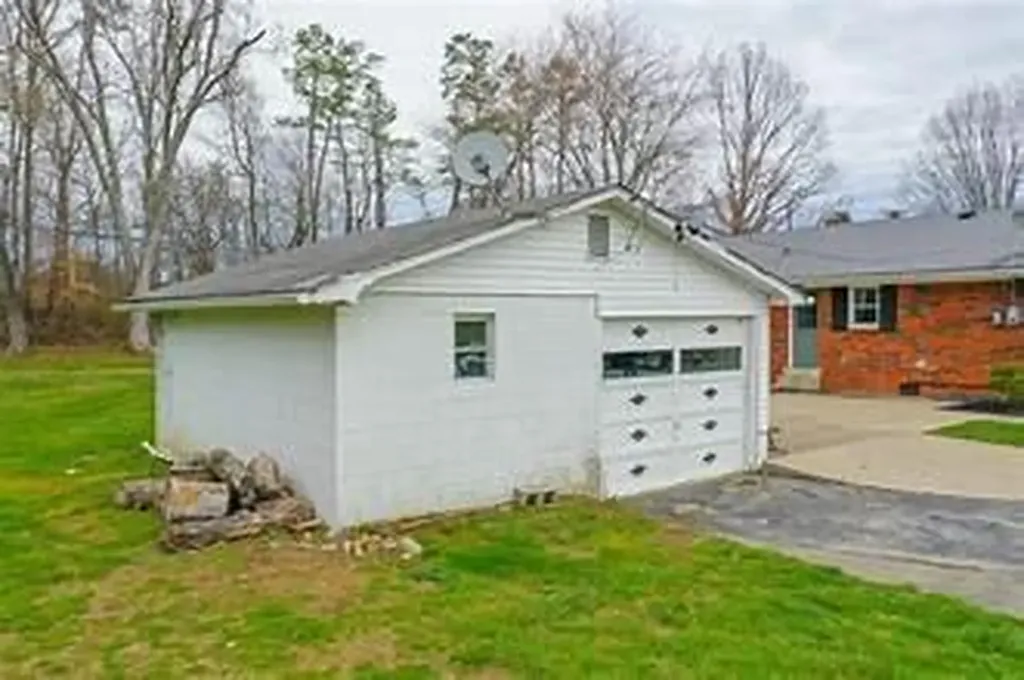 75 Philpot Road London KY 40741