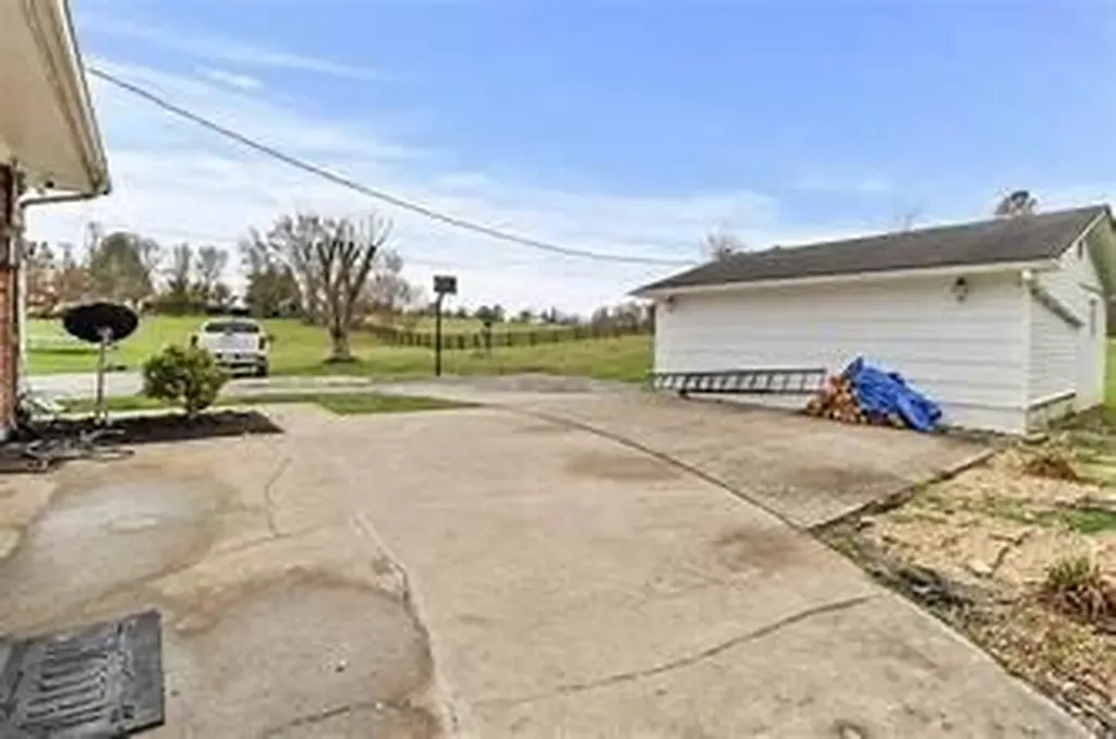 75 Philpot Road London KY 40741