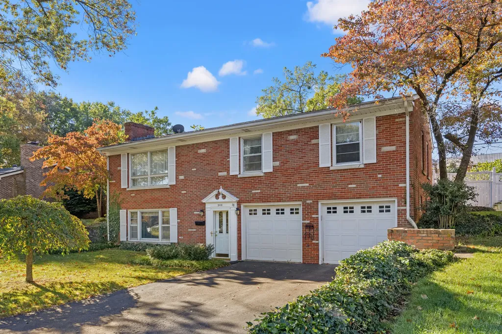 944 Maywick Drive Lexington KY 40504