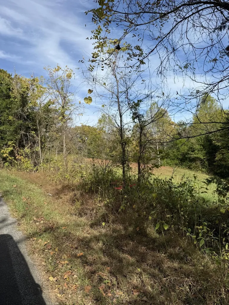 1660 Crocus Road Jamestown KY 42629