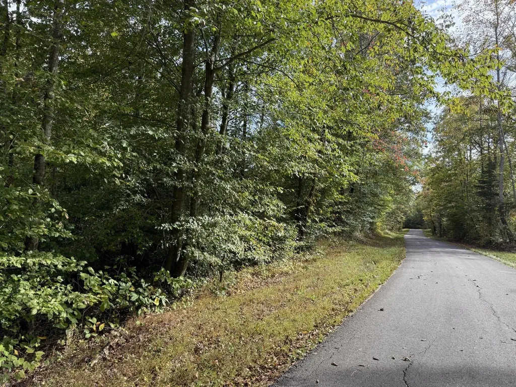 1660 Crocus Road Jamestown KY 42629