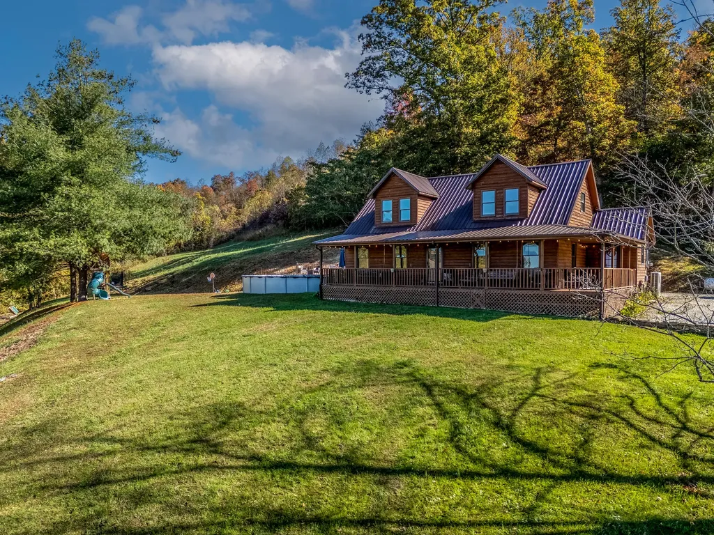 811 Glen Lawson Road Ezel KY 41425