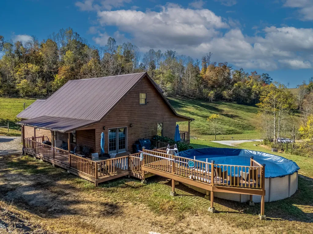 811 Glen Lawson Road Ezel KY 41425