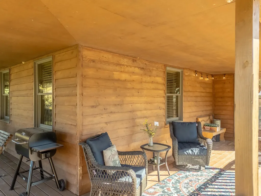 811 Glen Lawson Road Ezel KY 41425