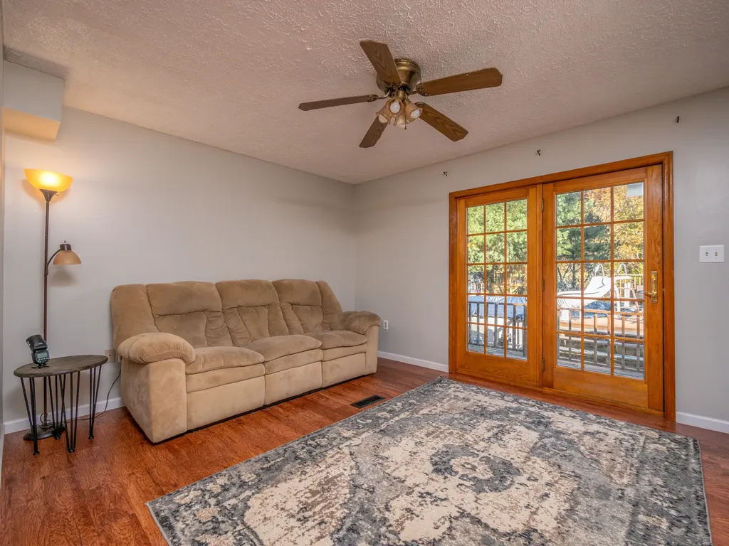 811 Glen Lawson Road Ezel KY 41425