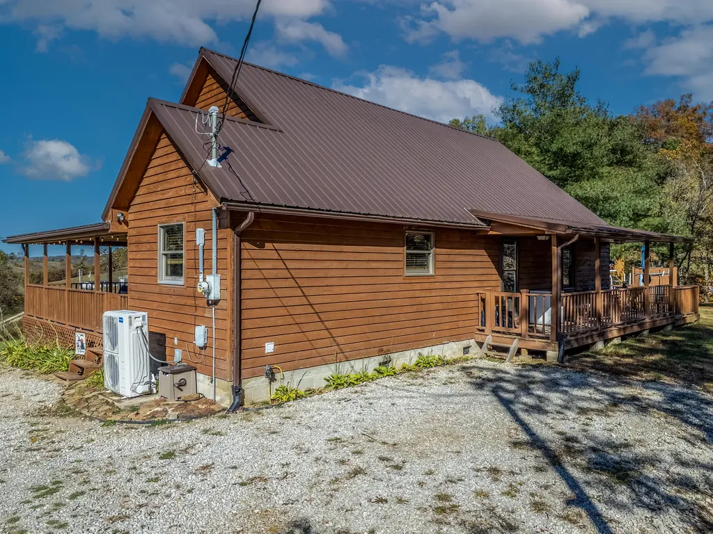 811 Glen Lawson Road Ezel KY 41425