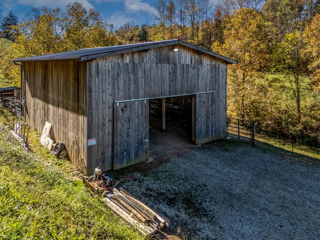 811 Glen Lawson Road Ezel KY 41425