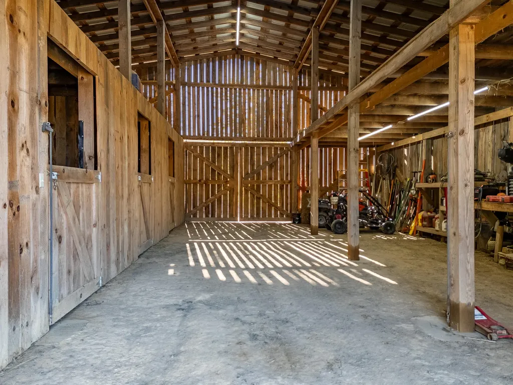 811 Glen Lawson Road Ezel KY 41425
