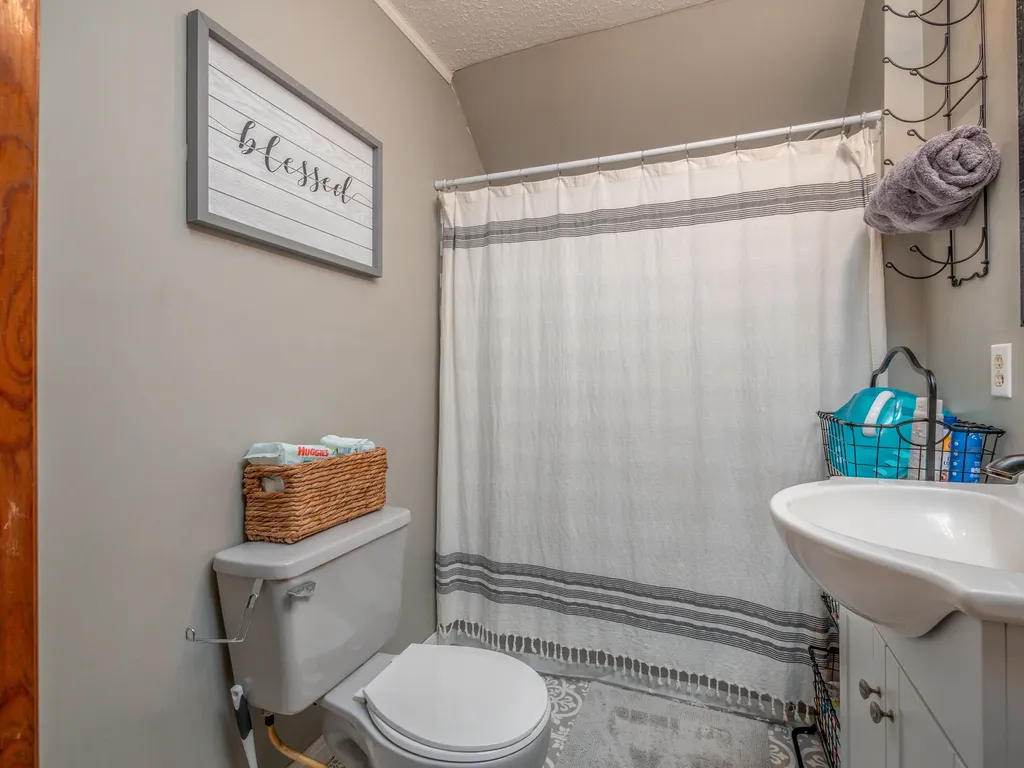 811 Glen Lawson Road Ezel KY 41425