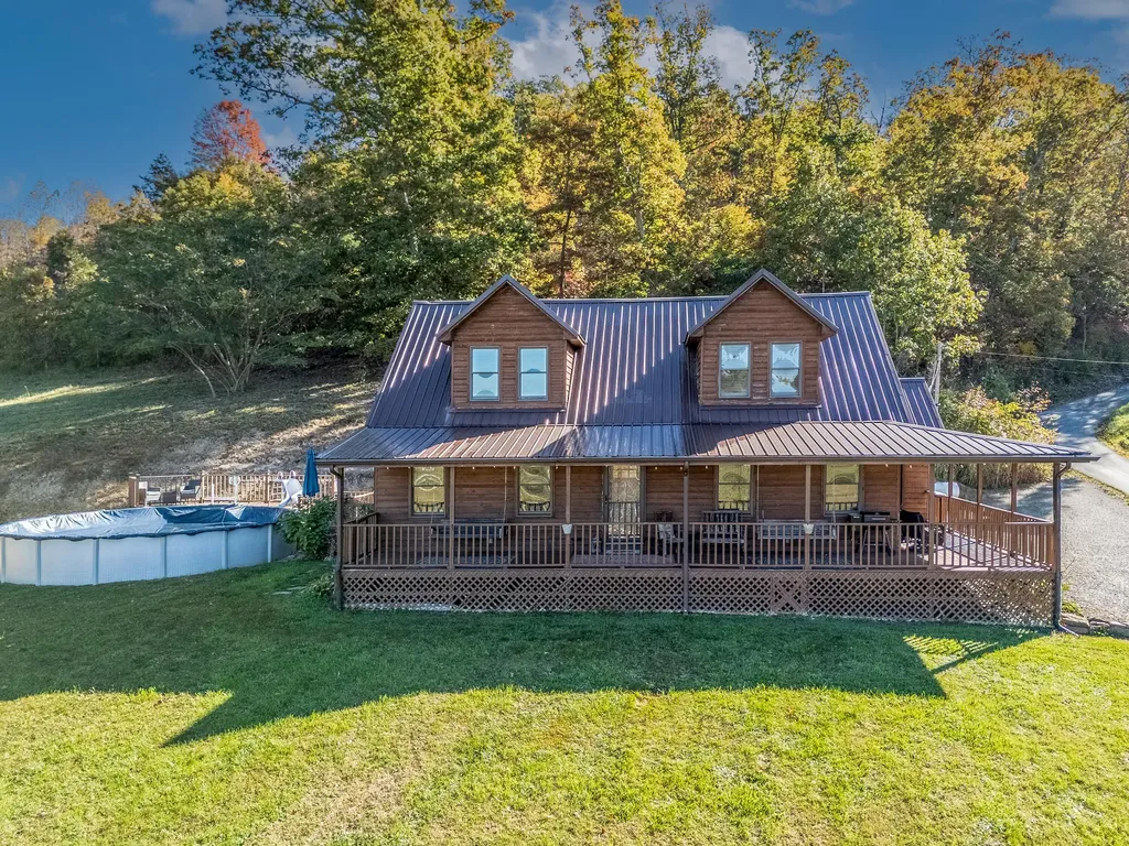 811 Glen Lawson Road Ezel KY 41425