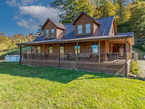 811 Glen Lawson Road Ezel KY 41425