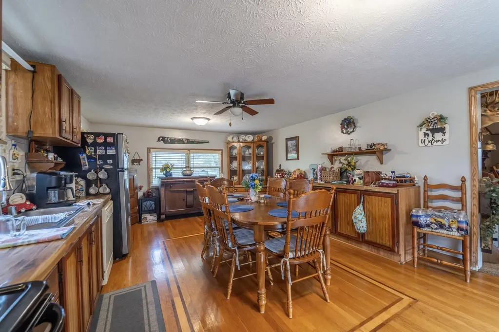 7805 State Highway 1295 Paint Lick KY 40461