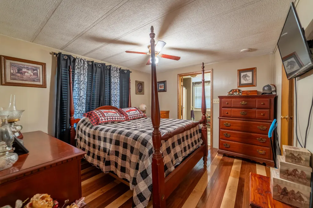 7805 State Highway 1295 Paint Lick KY 40461