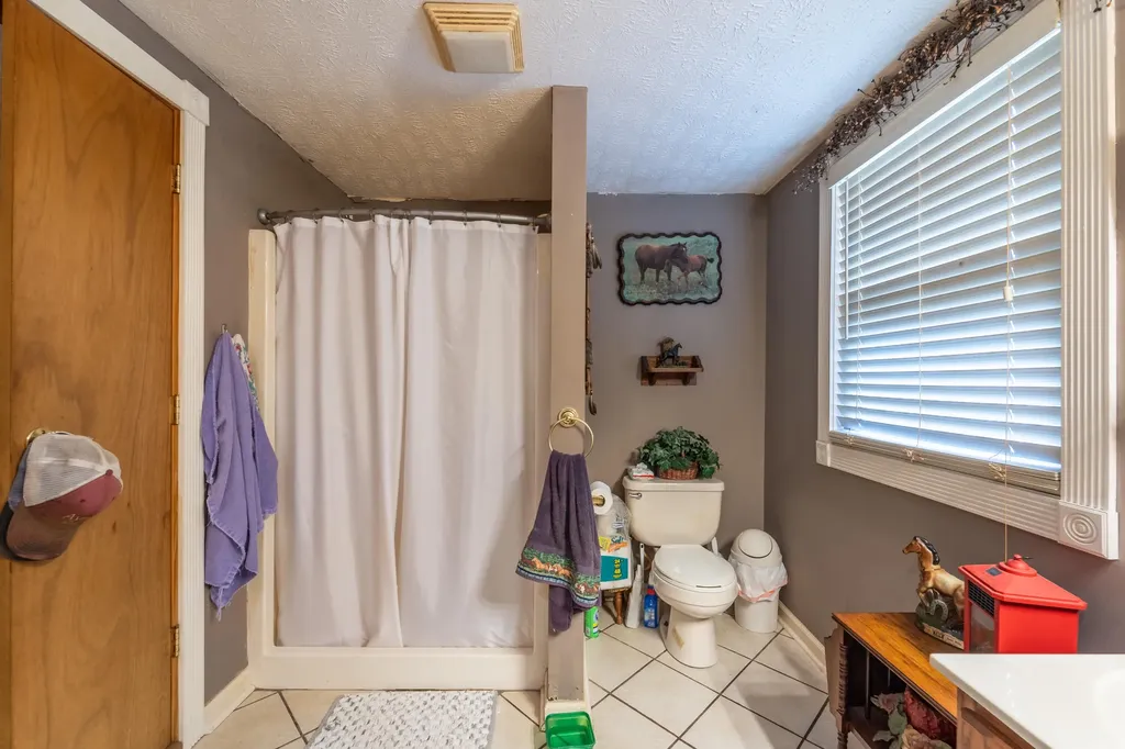 7805 State Highway 1295 Paint Lick KY 40461