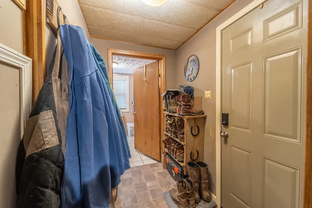 7805 State Highway 1295 Paint Lick KY 40461