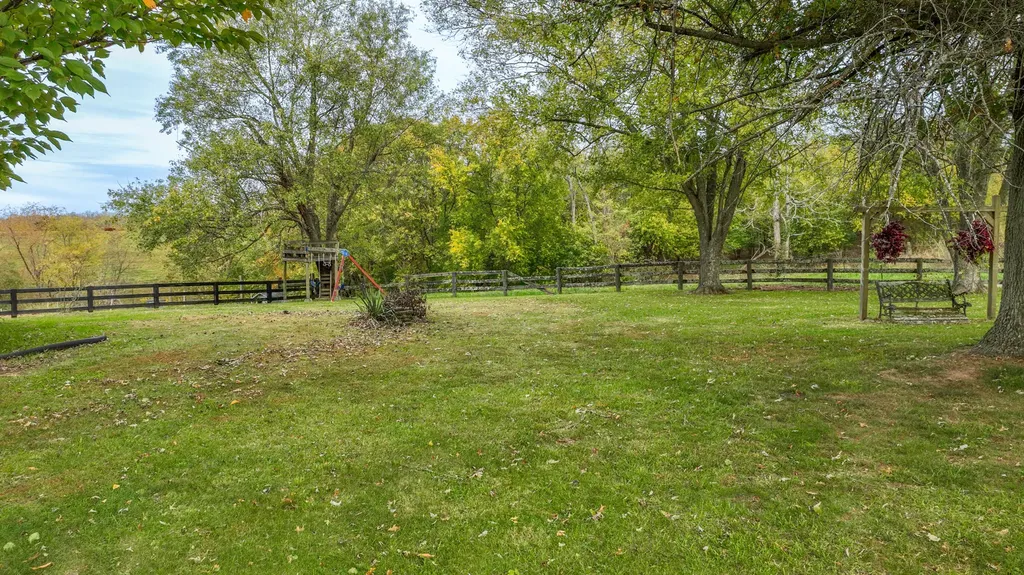 7805 State Highway 1295 Paint Lick KY 40461