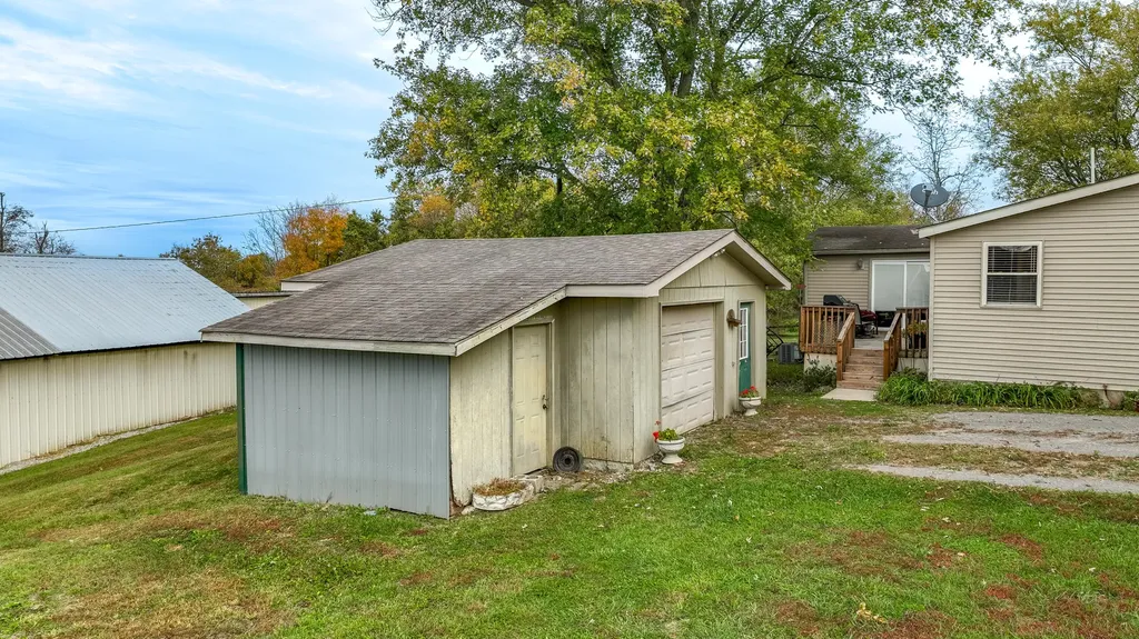 7805 State Highway 1295 Paint Lick KY 40461