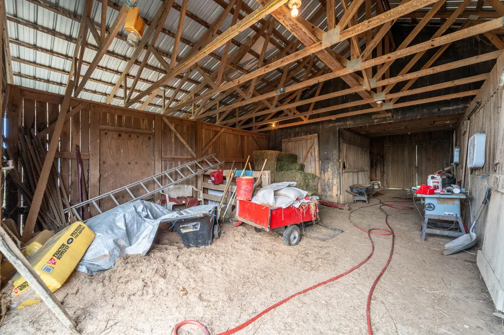 7805 State Highway 1295 Paint Lick KY 40461
