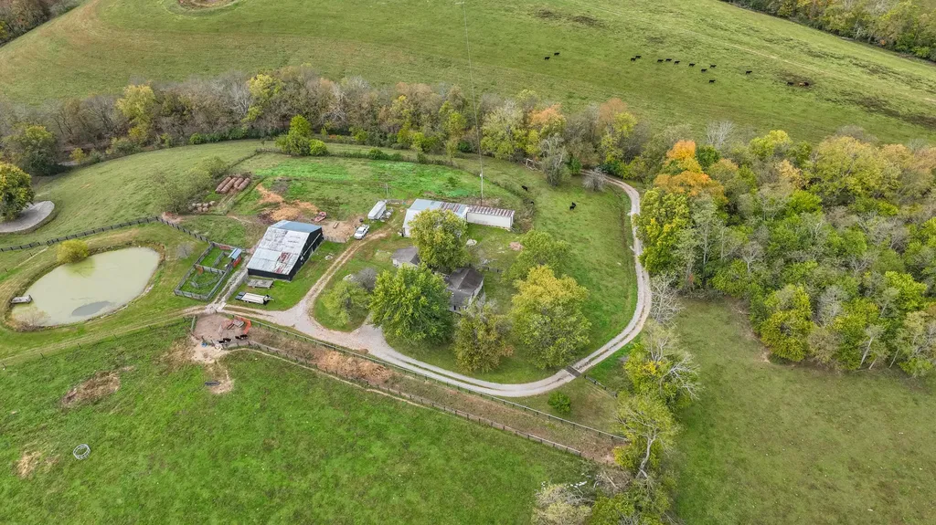 7805 State Highway 1295 Paint Lick KY 40461