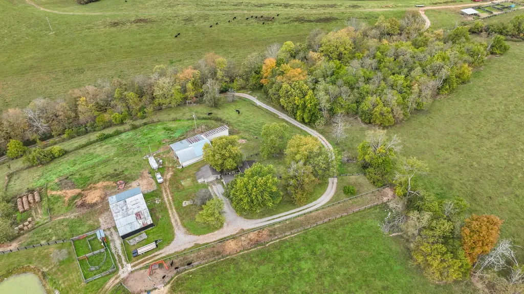 7805 State Highway 1295 Paint Lick KY 40461
