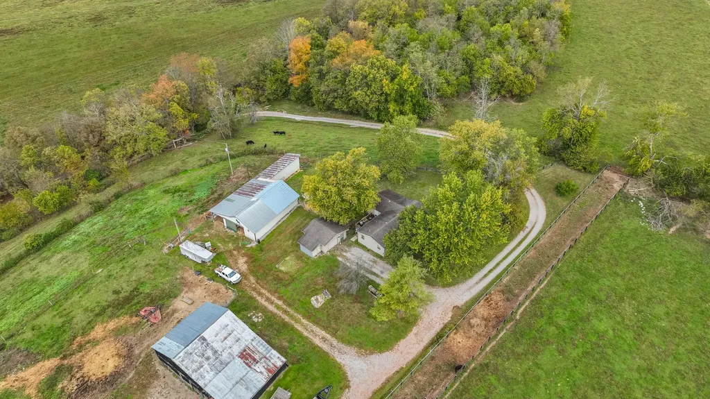 7805 State Highway 1295 Paint Lick KY 40461